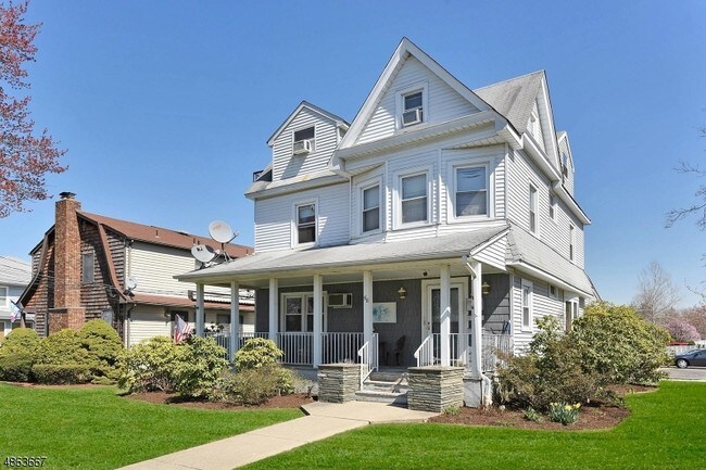 Building Photo - 58 1st Ave
