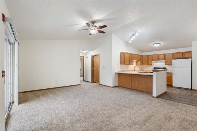 Building Photo - Woodland Park Apartments
