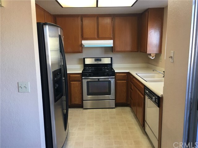 Foto del edificio - 2030 S Bon View Ave