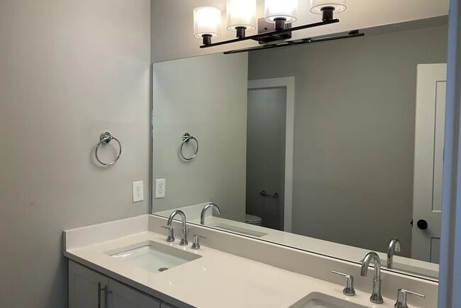 Foto del edificio - 432 Becanni Ln