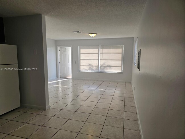 Foto del edificio - 4564 NW 16th Terrace