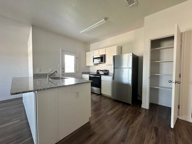 Foto del edificio - 1822 Clovis Dr