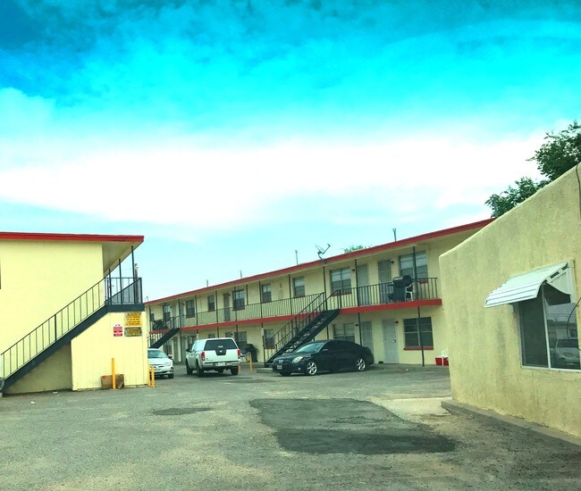 Foto del edificio - 7919-7919 San Jose Rd