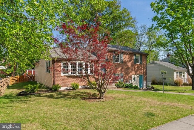 Building Photo - 2023 Rollingwood Rd