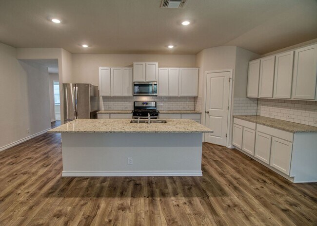 Building Photo - Spacious 4/2 located in Langdon Subdivision