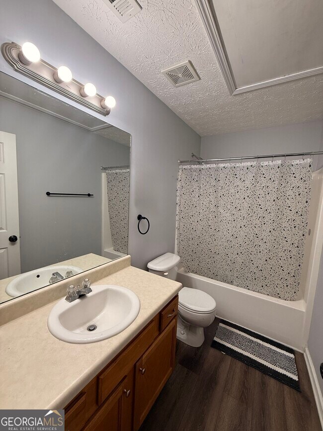 Foto del edificio - 158 River Park Cir