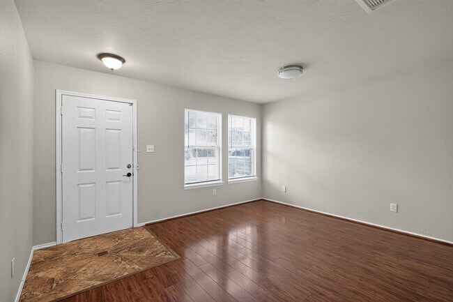 Building Photo - 7718 American Holly Ct