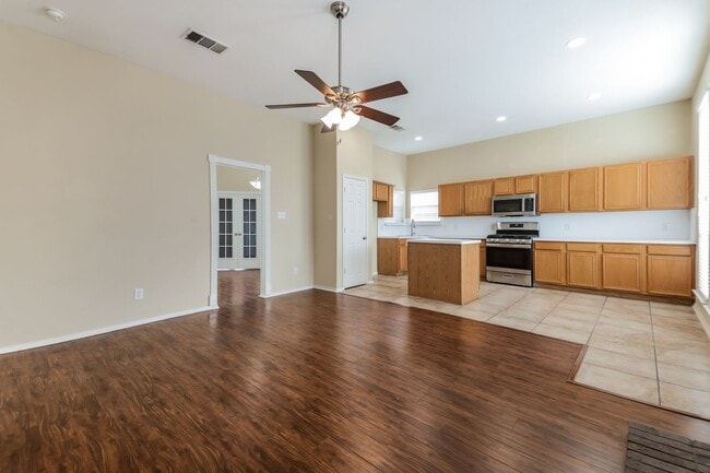 Foto del edificio - $2,150 4 Bed/2 Bath/2 Garage Ready for Move-in Rockwall Home in Highland Meadows