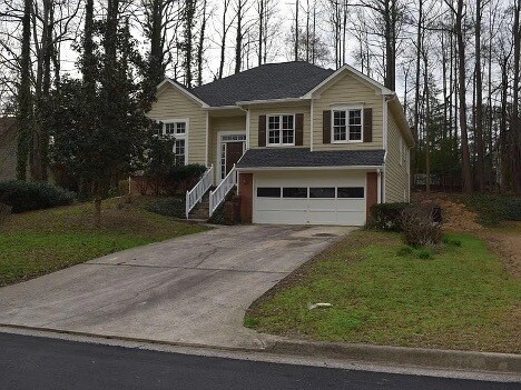 Primary Photo - 200 Red Oak Ln