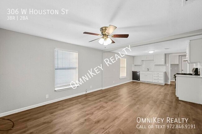 Foto del edificio - 306 W Houston St