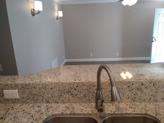 Building Photo - 45275 Sunset Ln