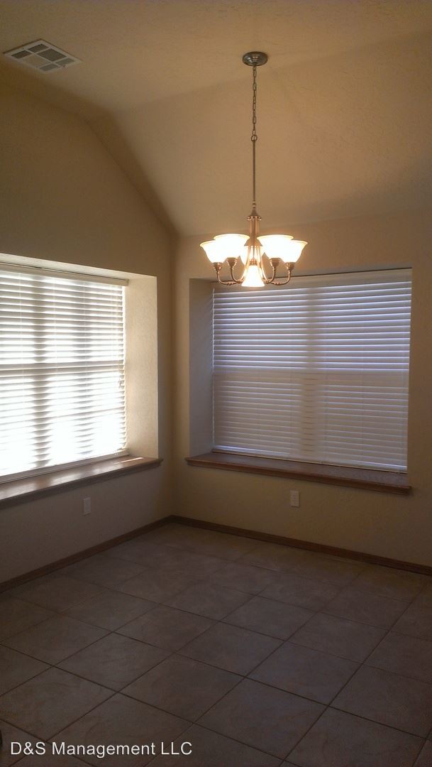 Foto del edificio - 3 br, 2 bath House - 3805 Notting Hill Drive