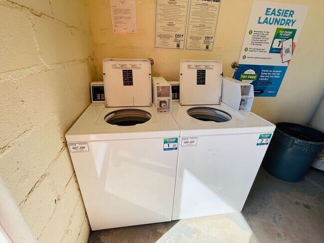 Building Photo - 1302 N Richey Blvd