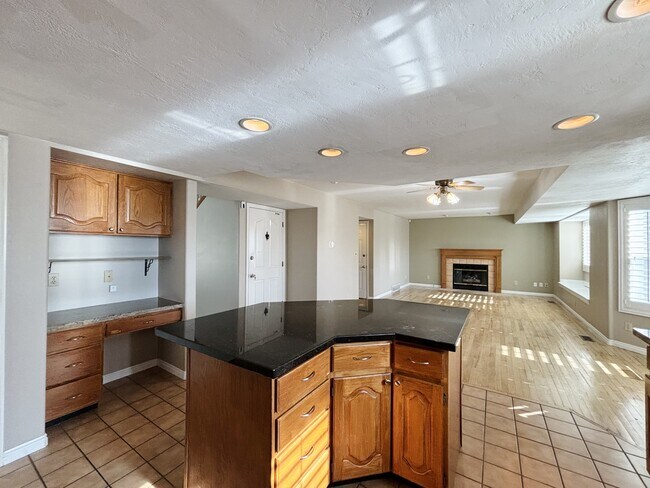 Building Photo - 10152 Snow Iris Way
