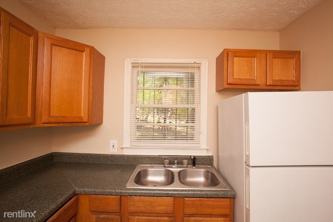 Building Photo - 2 br, 1.5 bath House - 682 Steve Drive SW
