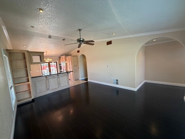 Building Photo - 9272 Sunridge Dr