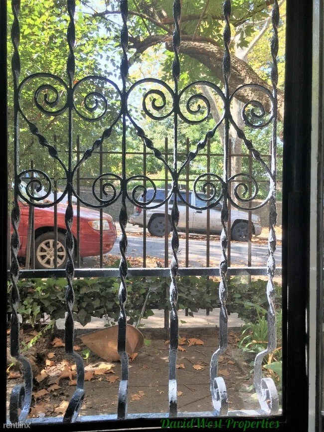 Foto del edificio - 1 br, 1 bath  - 4024 6th Ave