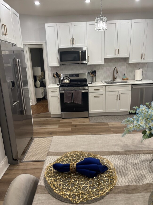 Building Photo - 107 Kensington Ave