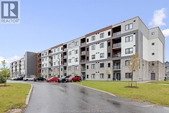 Building Photo - 2550 Sandwich W Pkwy