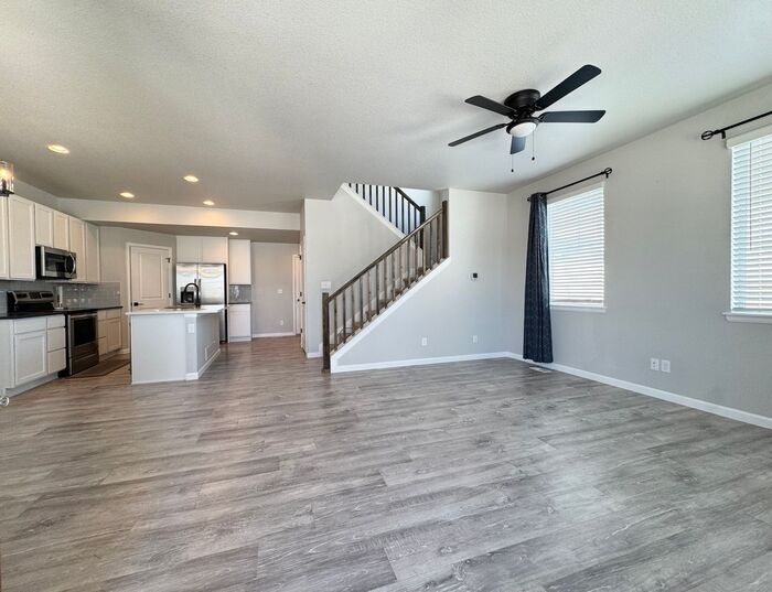 Foto principal - Beautiful 3 bedroom 3.5 bath Townhome Minu...