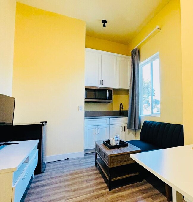 Foto del edificio - 4094 Hamilton Ave