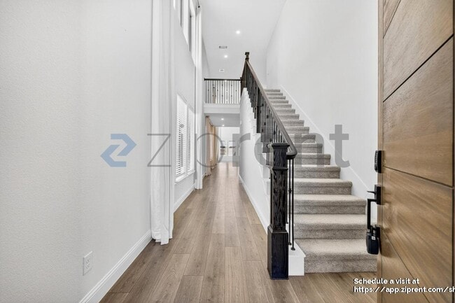 Foto del edificio - 717 Rosemary Rd