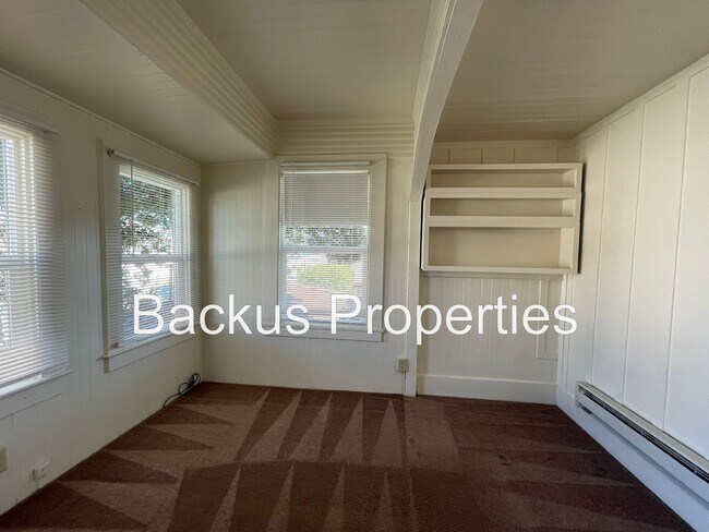 Foto del edificio - 361 Reeside Ave