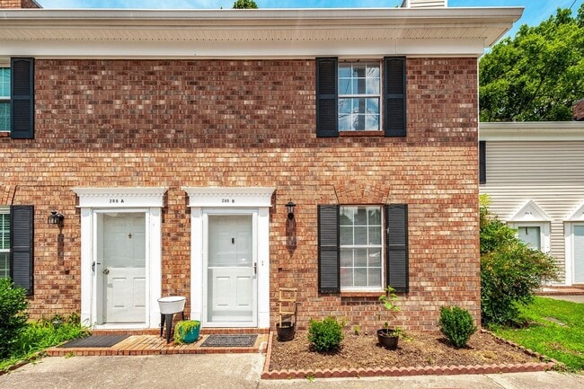 Building Photo - 288 Donna Dr