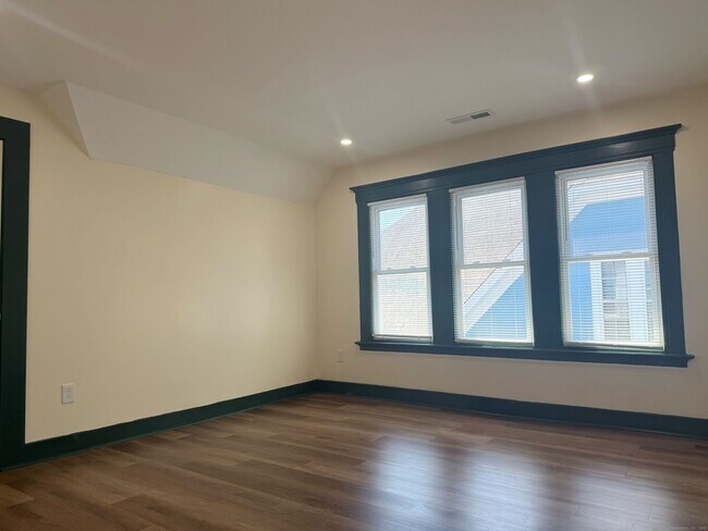 Foto del edificio - 130 Hubinger St