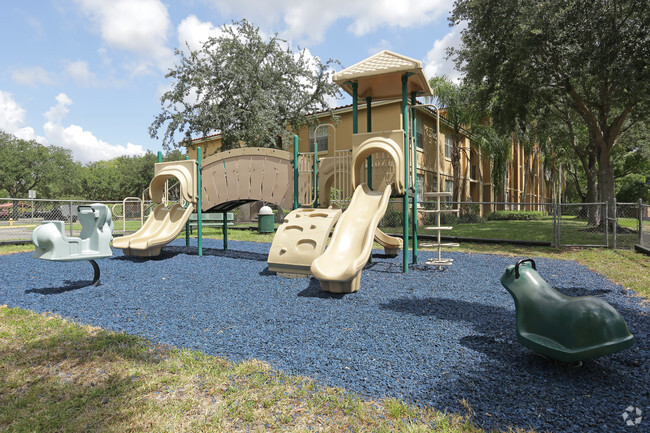 Gatehouse On The Green - Apartments in Plantation, FL | Apartments.com