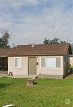 Building Photo - 1130 N Green St
