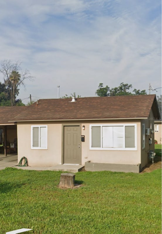 Primary Photo - 1130 N Green St