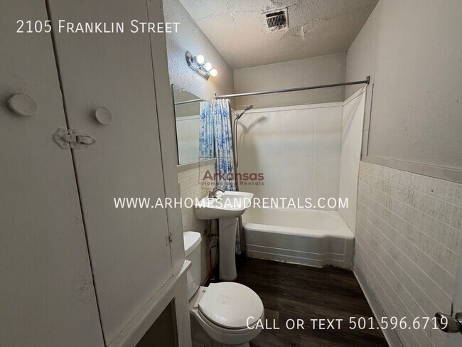 Foto del edificio - 2105 Franklin St