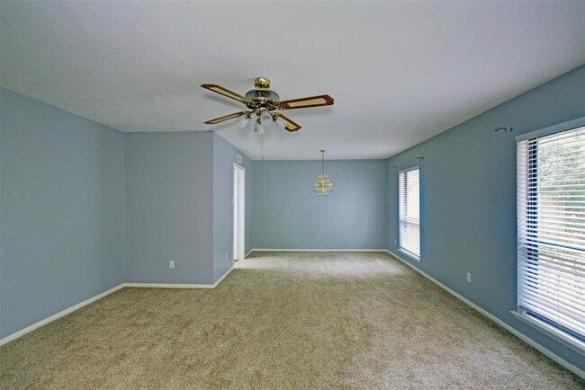 Building Photo - 17910 Navajo Trail Dr