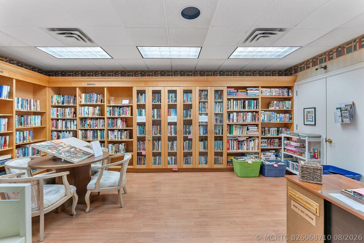Building Photo - 836 NW 29th Ave