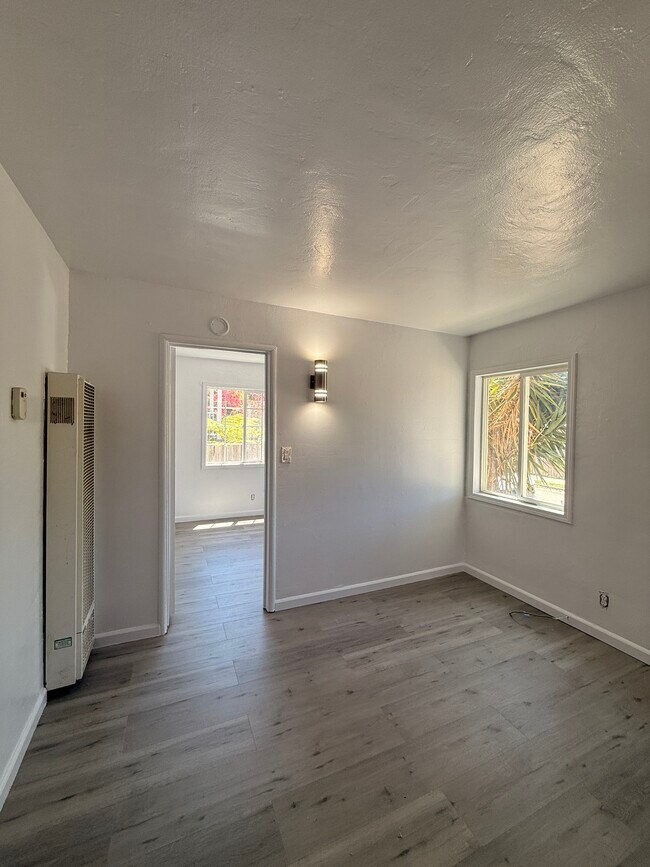 Foto del edificio - 5360 Brookdale Ave