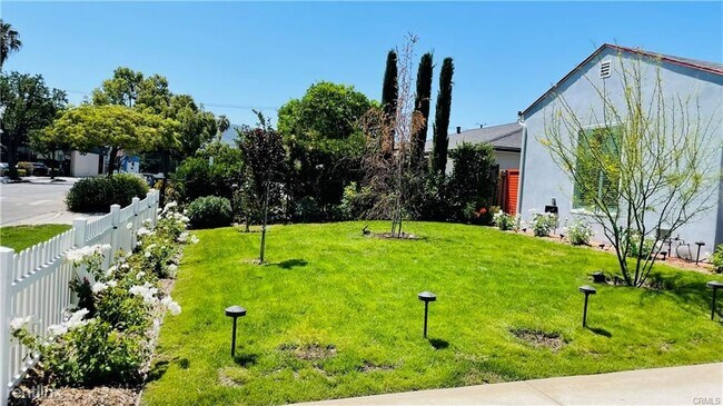 Foto del edificio - 3 br, 2 bath House - 1033 N California St