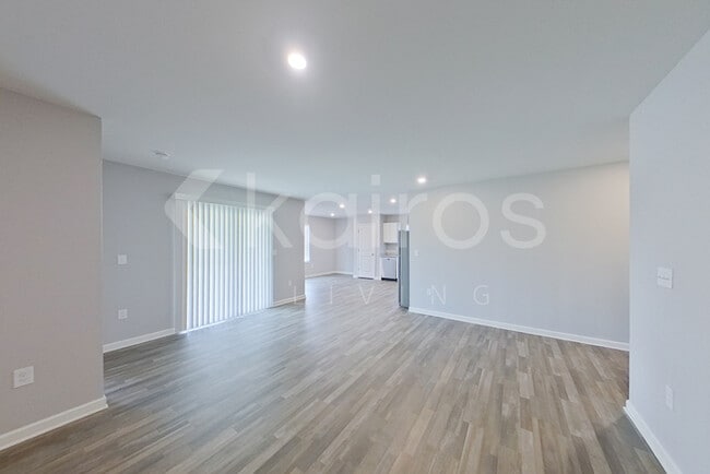 Building Photo - 280 Laurel Springs Dr