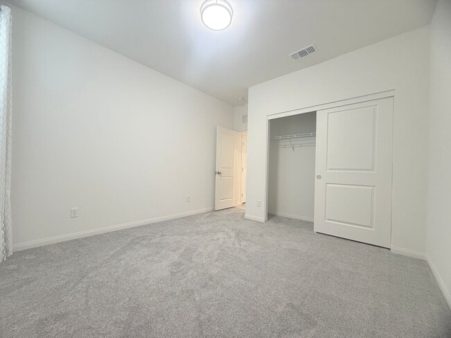 Building Photo - Wonderful upgraded two story single house