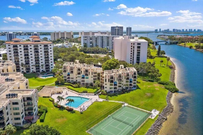 Foto del edificio - 364 Golfview 307 Rd