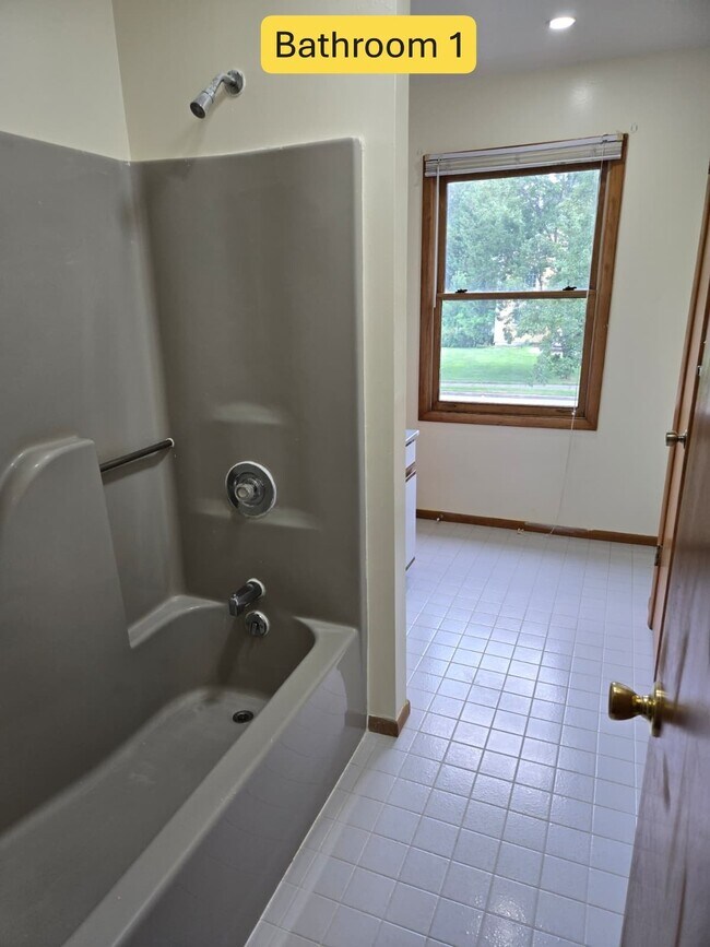 Foto del edificio - 195 Edgemere Ct