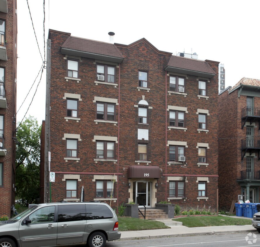 Photo du bâtiment - 195 Vaughan Rd