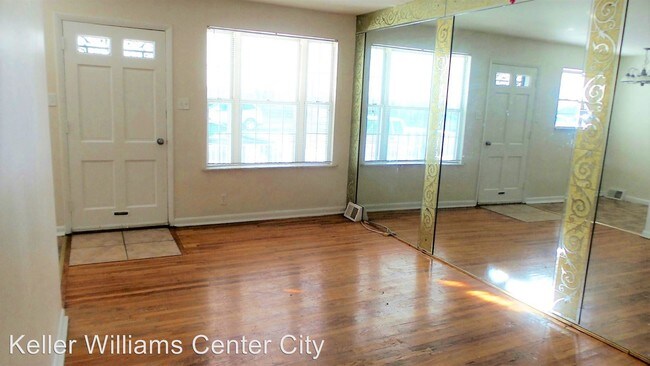 Building Photo - 2 br, 1 bath House - 2819 s 10th St