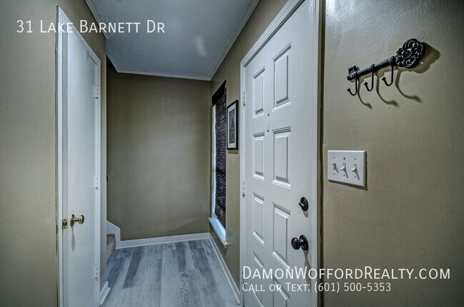 Building Photo - 31 Lake Barnett Dr