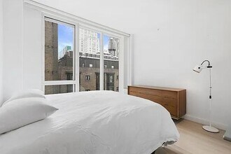 Building Photo - 241 Fifth Avenue