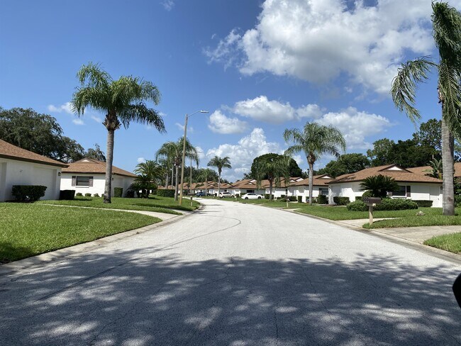 Foto del edificio - 3416 Lori Ln