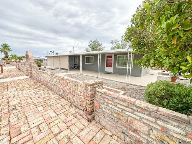 Foto del edificio - 13440 E 46th St