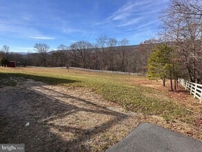 Building Photo - 22 Silverhill Ln