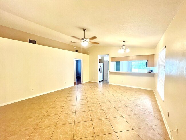 Foto del edificio - Stunning 3BD/2BTH Home in Wilderness Lake ...