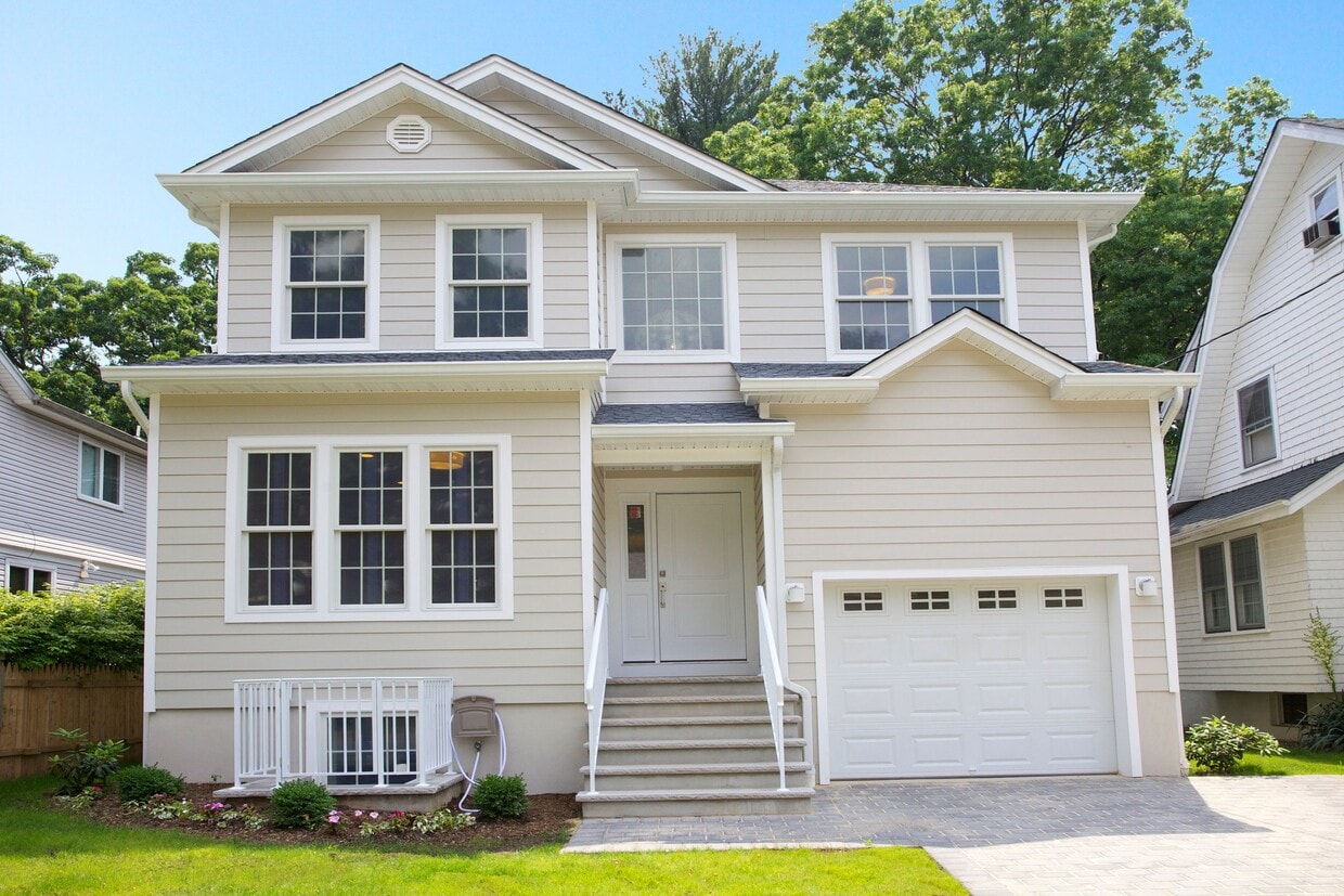 48 Oak St, Tenafly, NJ 07670 House Rental in Tenafly, NJ